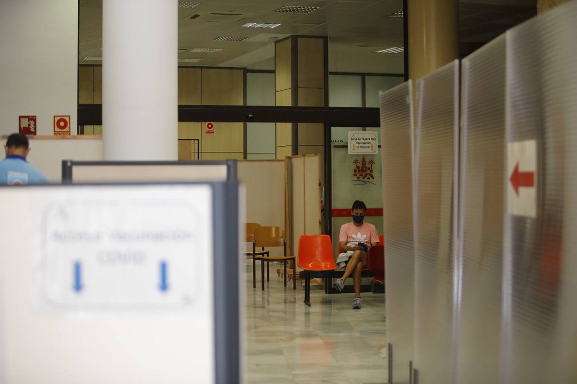 En imágenes, arranca la vacunación Covid en la sede del Ayuntamiento de Córdoba