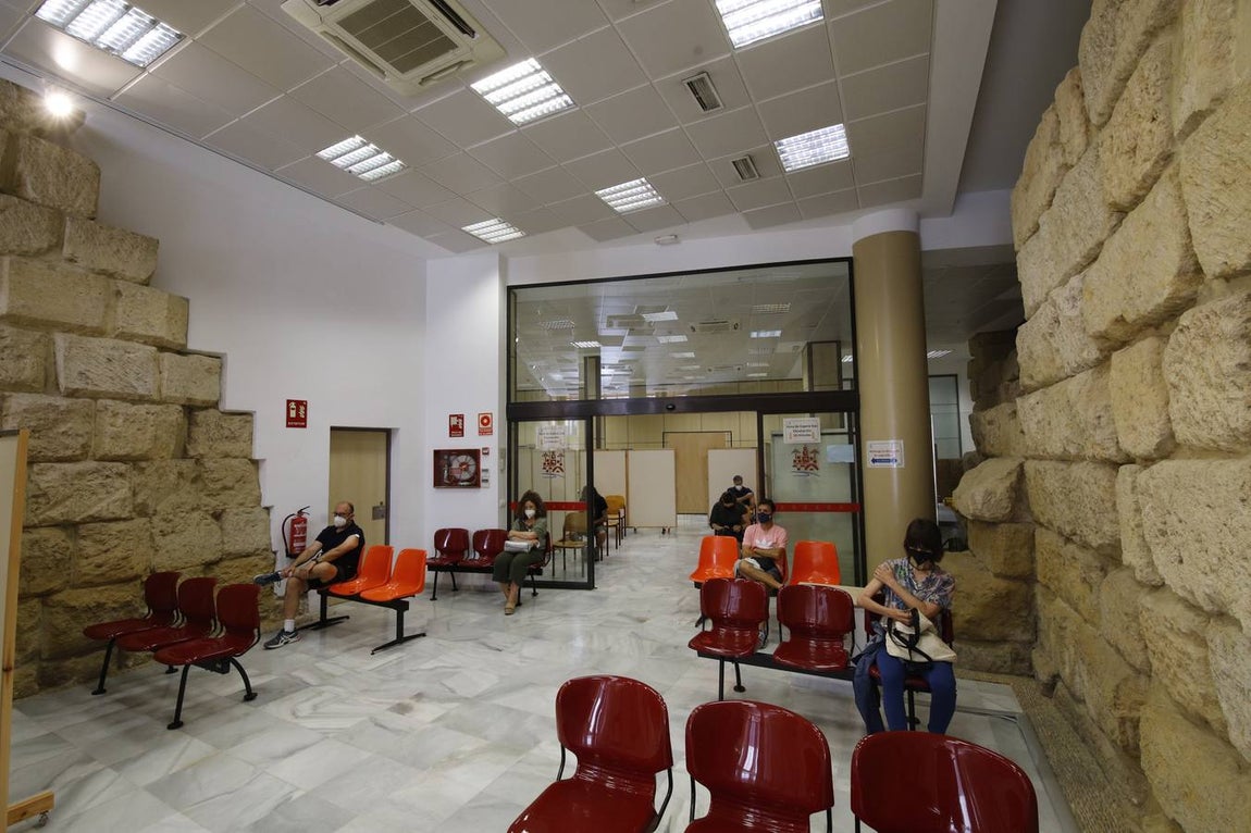 En imágenes, arranca la vacunación Covid en la sede del Ayuntamiento de Córdoba