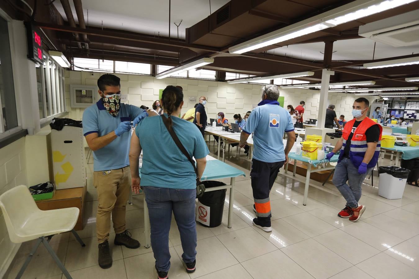 Vacunación en el centro habilitado en la Facultad de Matemáticas de Sevilla