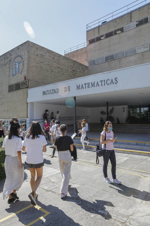 Vacunación en el centro habilitado en la Facultad de Matemáticas de Sevilla