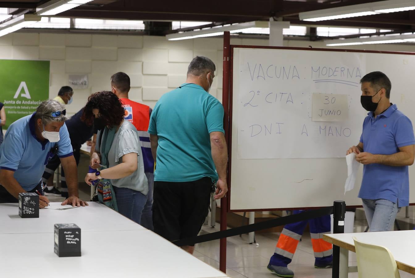 Vacunación en el centro habilitado en la Facultad de Matemáticas de Sevilla