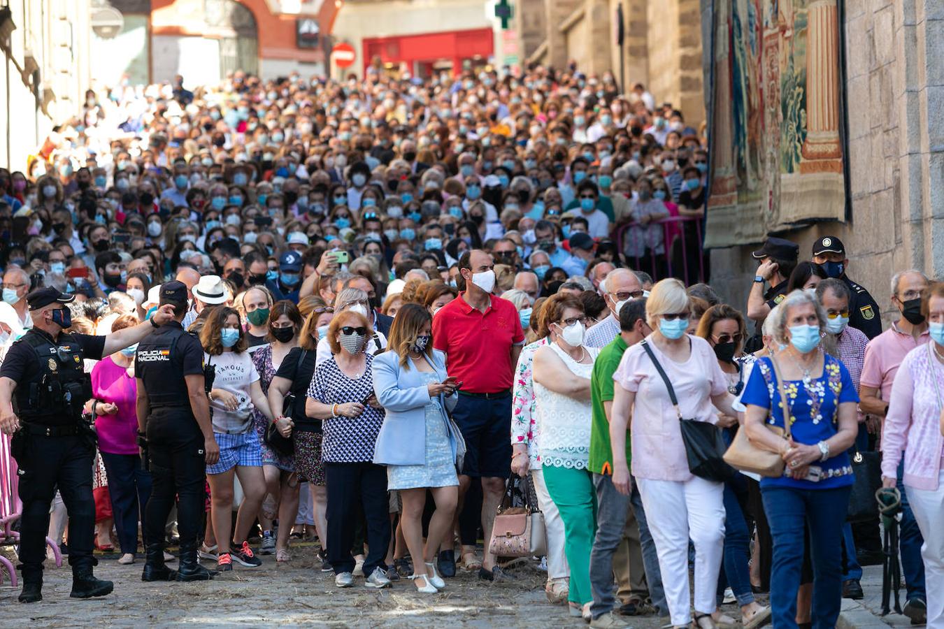 Las imágenes de un Corpus de Toledo a medio gas