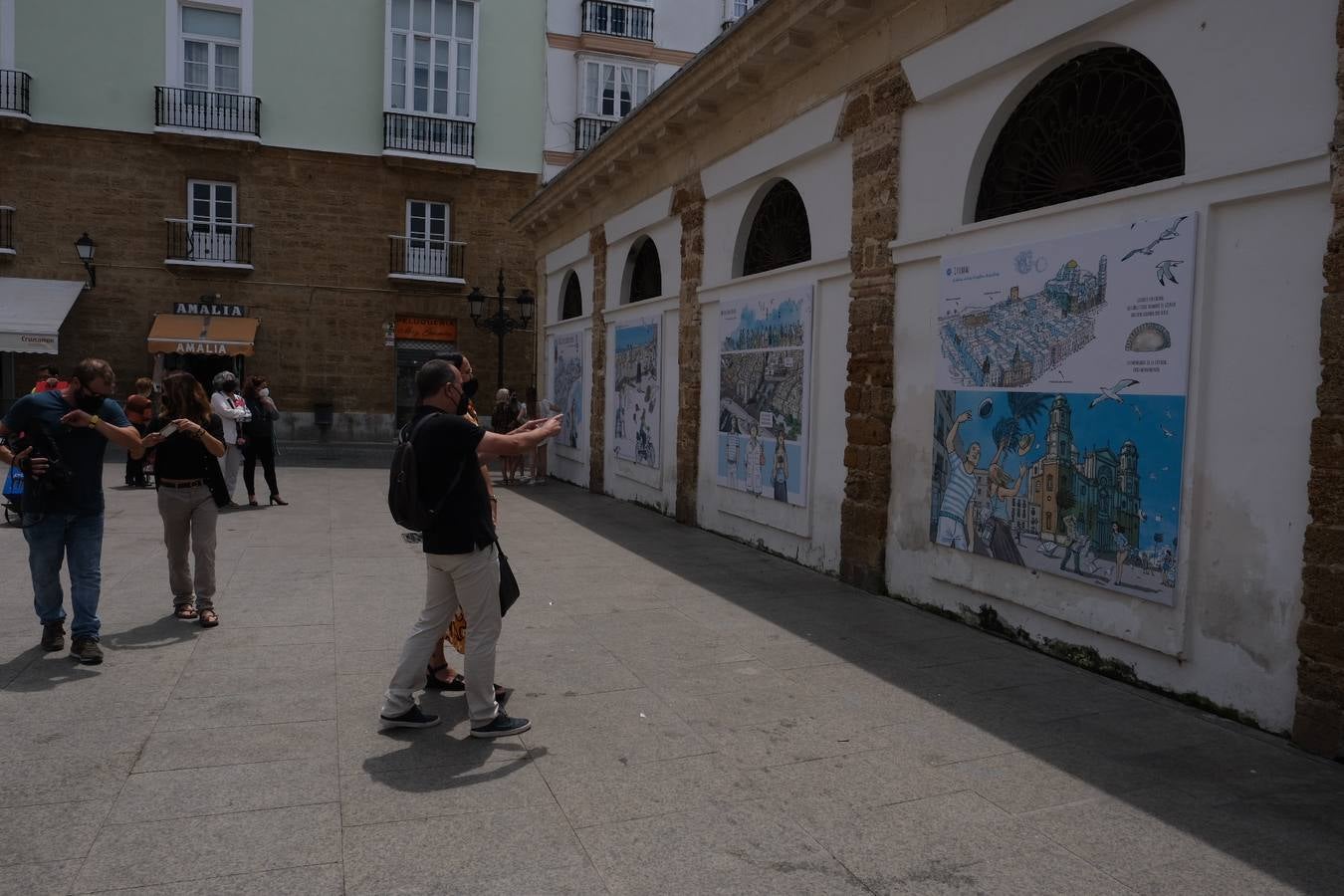 Inauguración de la exposición ‘Cádiz a los cuatro vientos’ en el Mercado Central