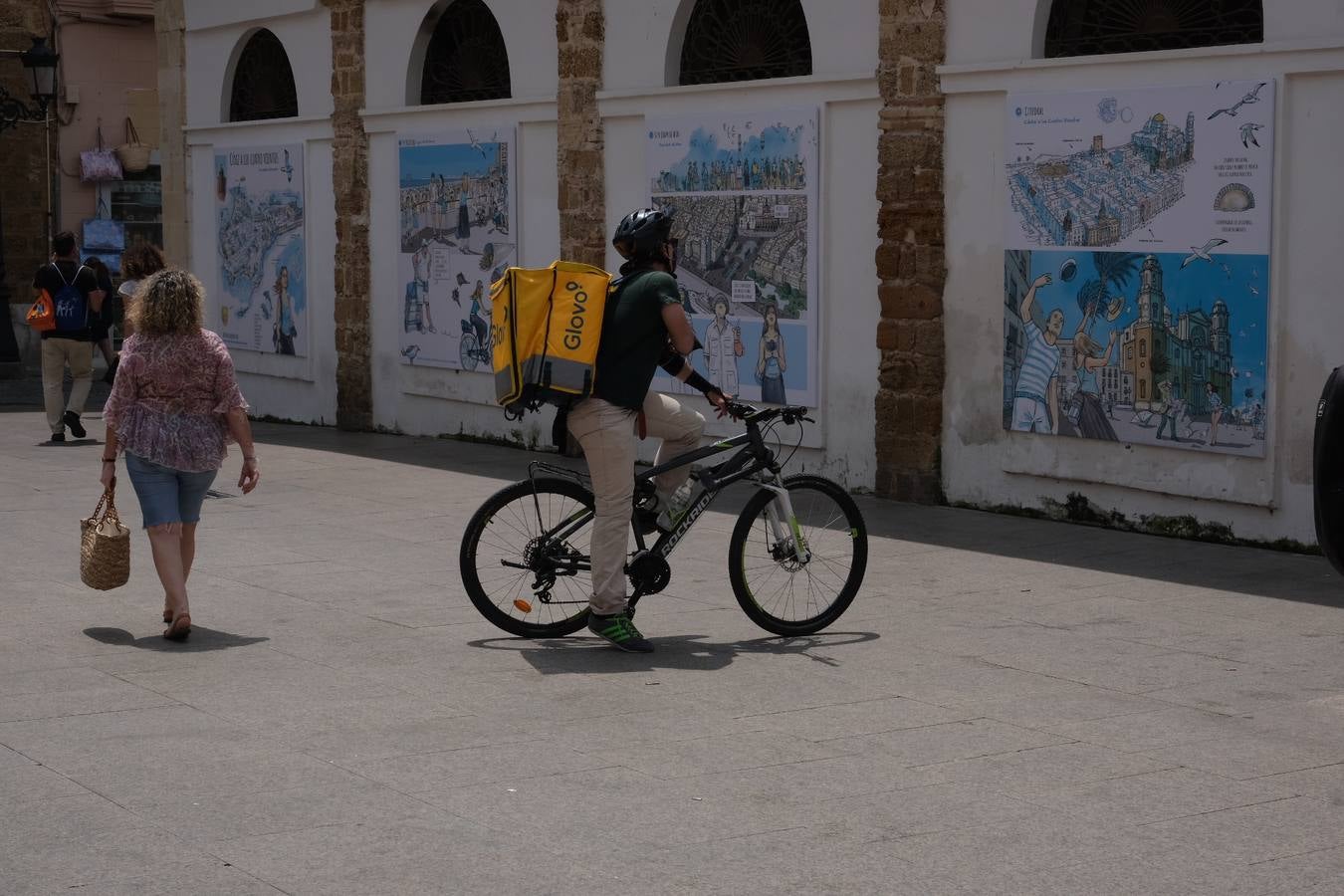 Inauguración de la exposición ‘Cádiz a los cuatro vientos’ en el Mercado Central