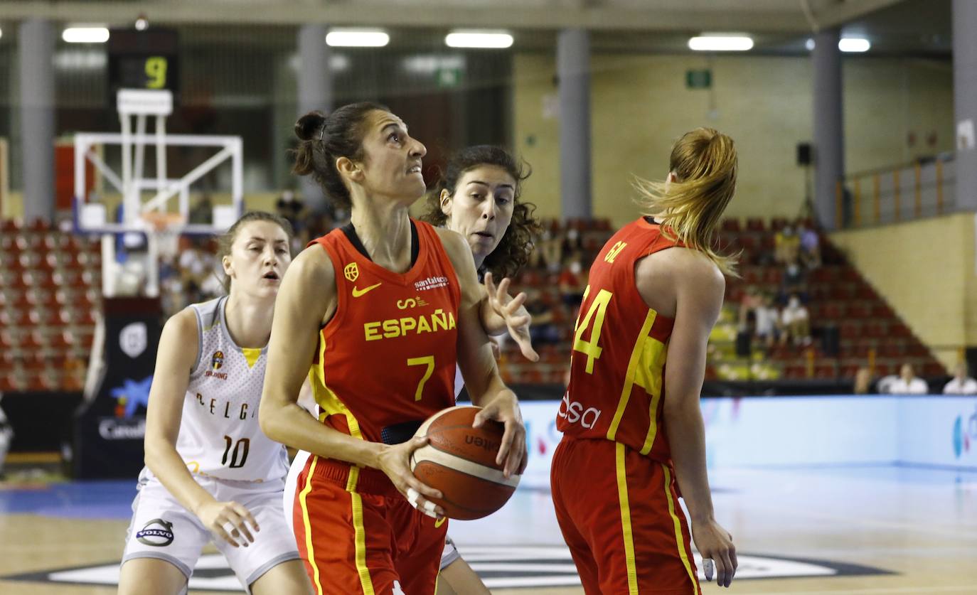 Las mejores imágenes del partido de baloncesto España-Bélgica en Córdoba