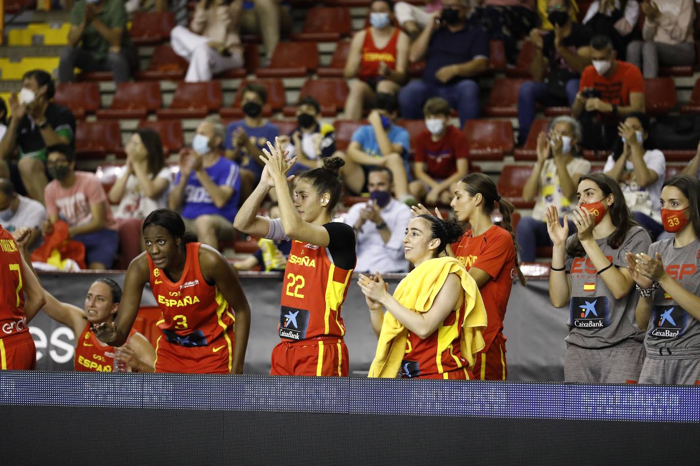 Las mejores imágenes del partido de baloncesto España-Bélgica en Córdoba