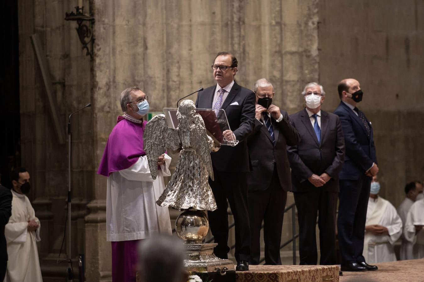 Misa solemne de despedida de monseñor Asenjo en la Catedral de Sevilla