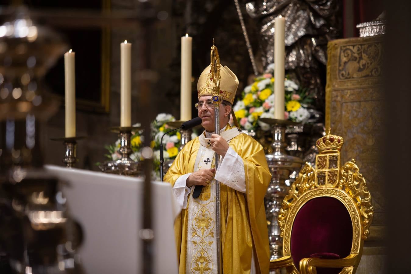 Misa solemne de despedida de monseñor Asenjo en la Catedral de Sevilla