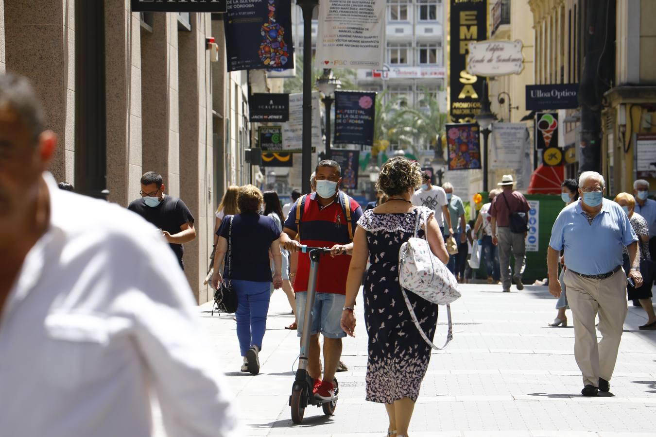 El auge de los patinetes eléctricos en Córdoba, en imágenes