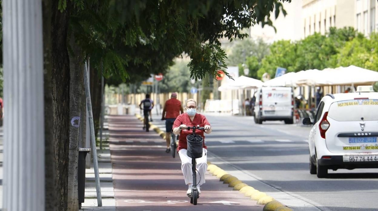 El auge de los patinetes eléctricos en Córdoba, en imágenes