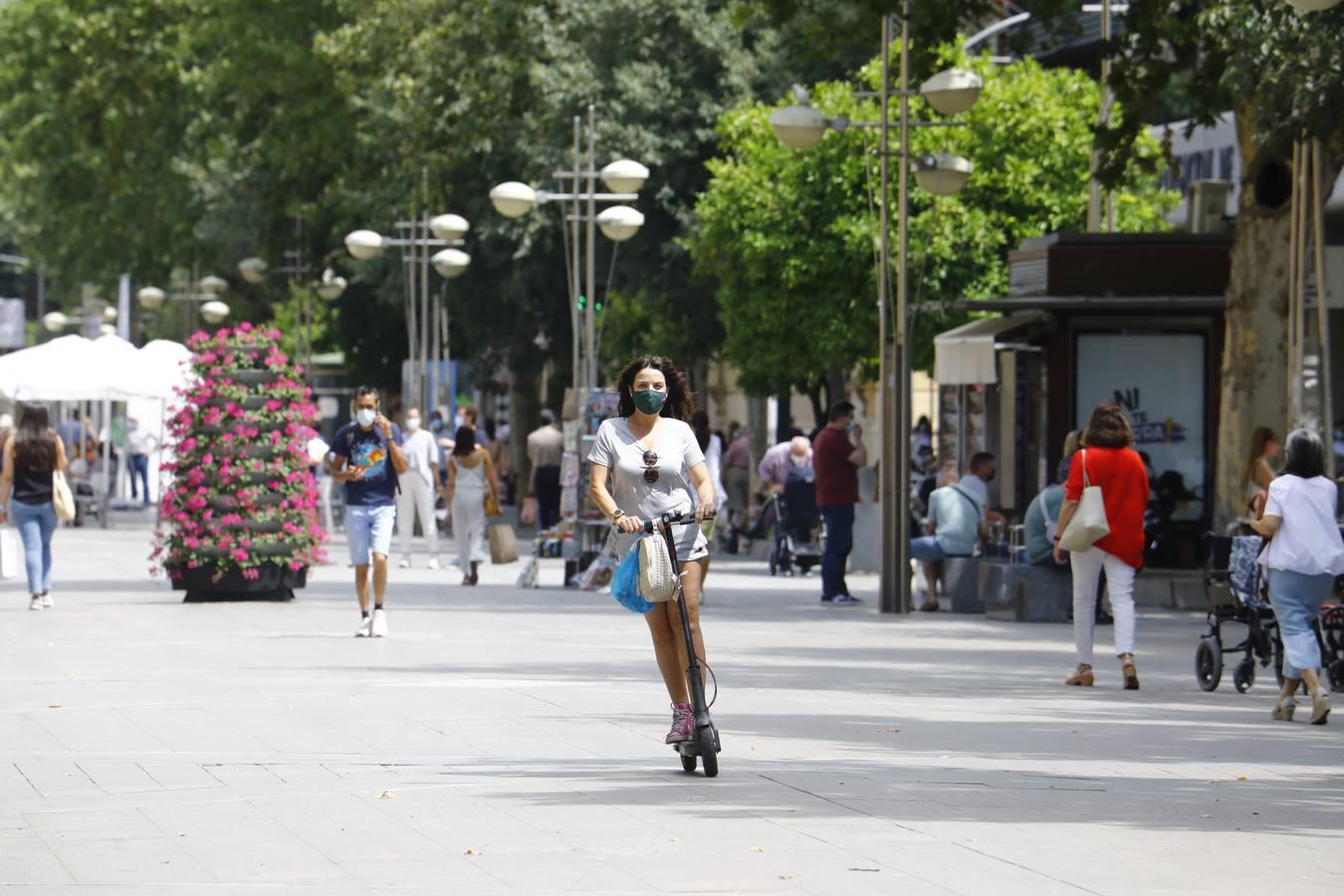 El auge de los patinetes eléctricos en Córdoba, en imágenes