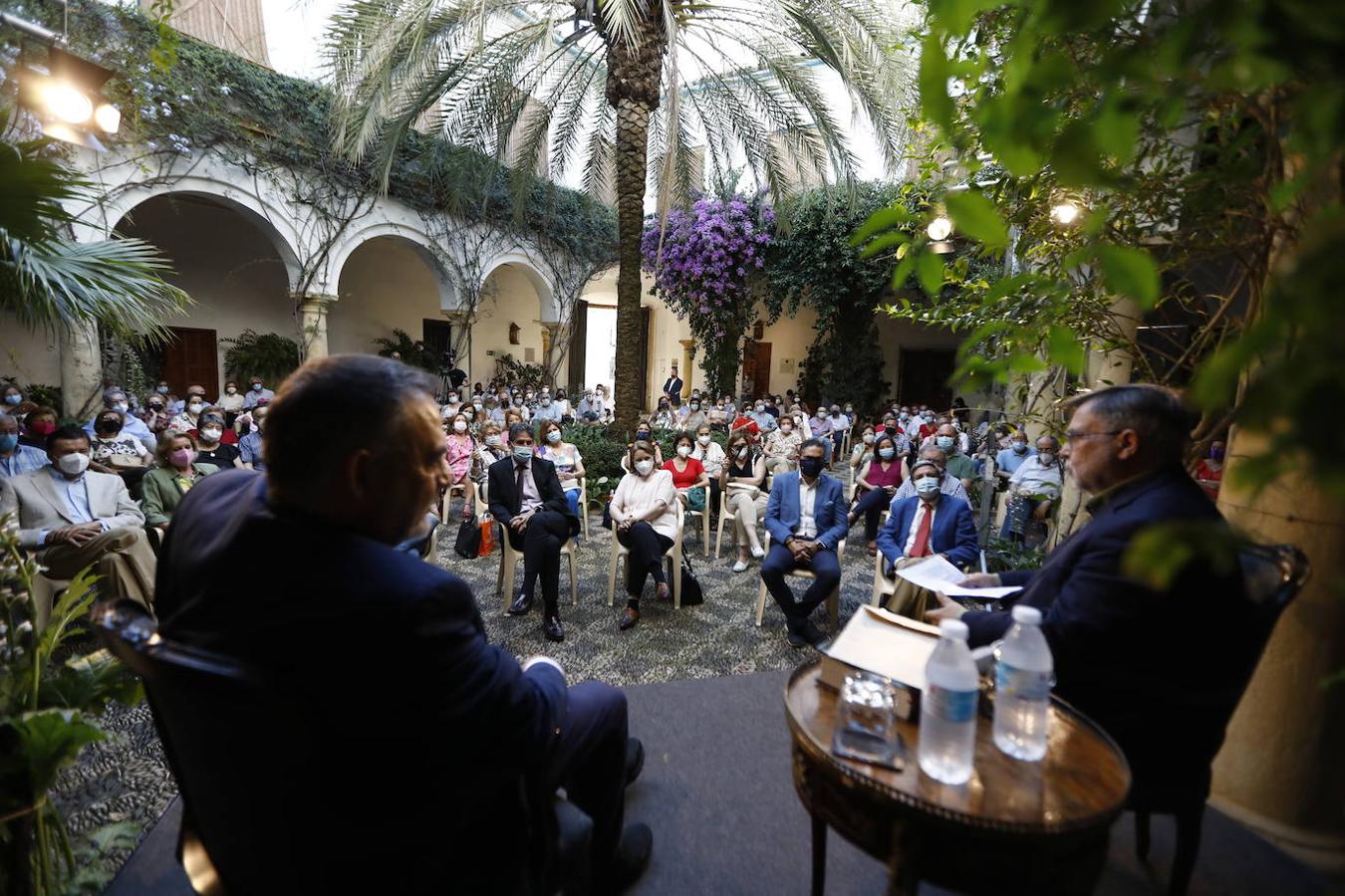 La presencia de Sánchez Adalid en el Foro Cultural de ABC Córdoba, en imágenes