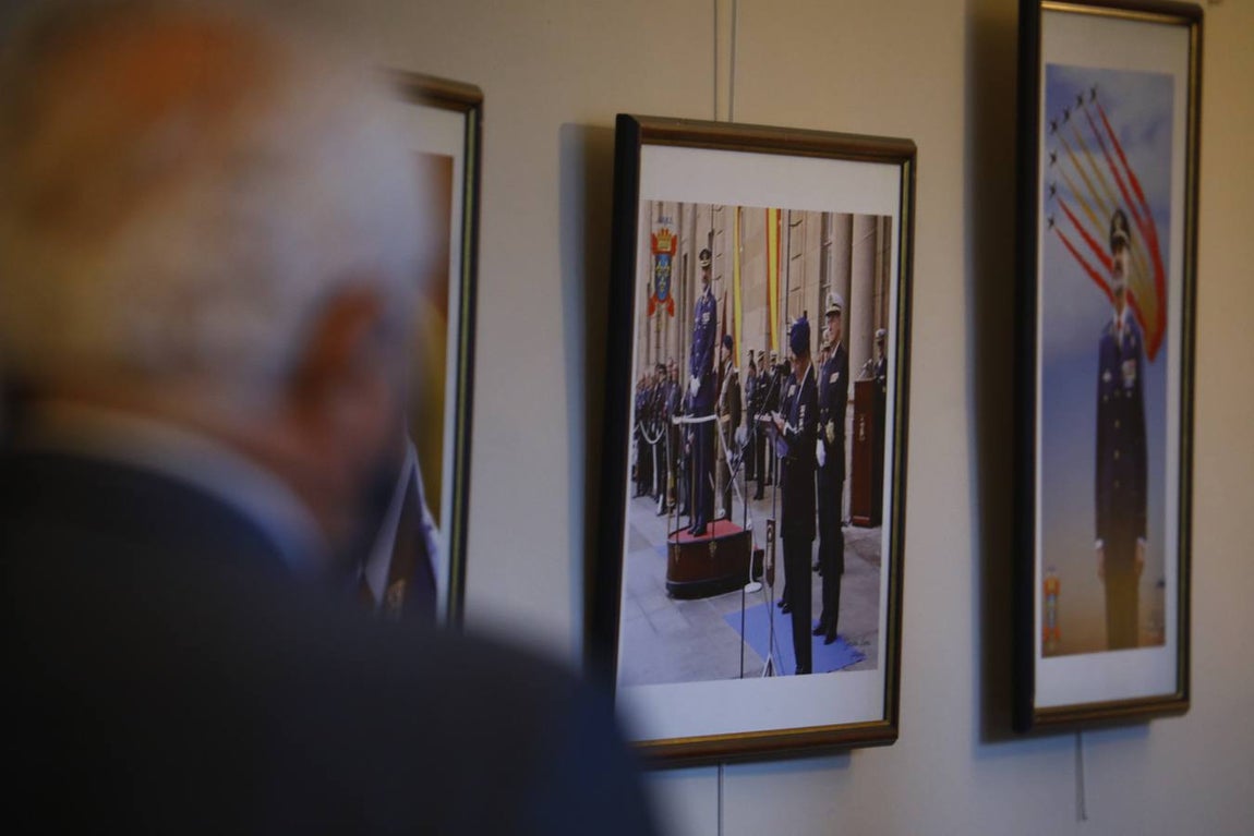 La exposición del Rey Felipe VI en el Círculo de la Amistad de Córdoba, en imágenes