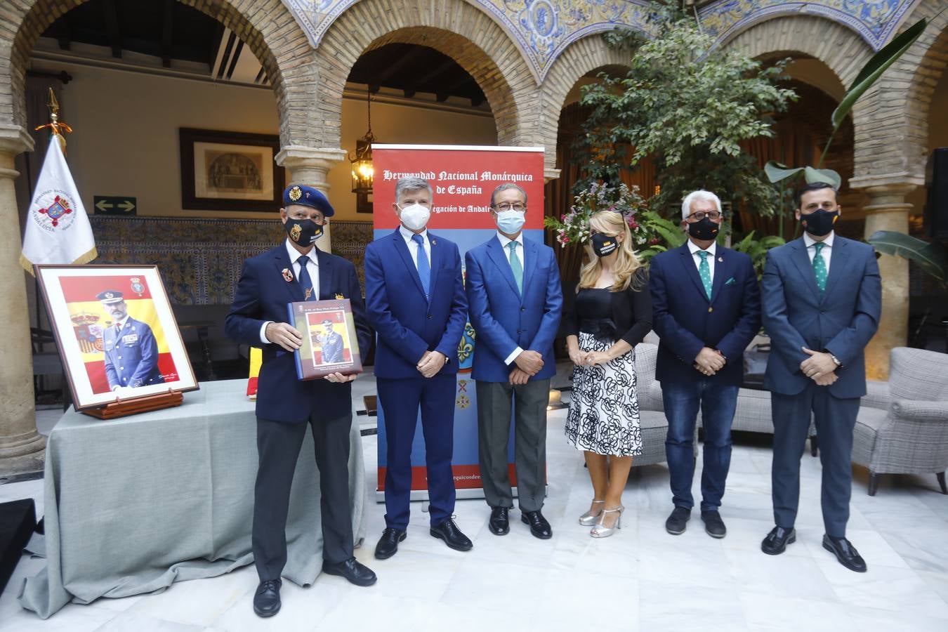 La exposición del Rey Felipe VI en el Círculo de la Amistad de Córdoba, en imágenes