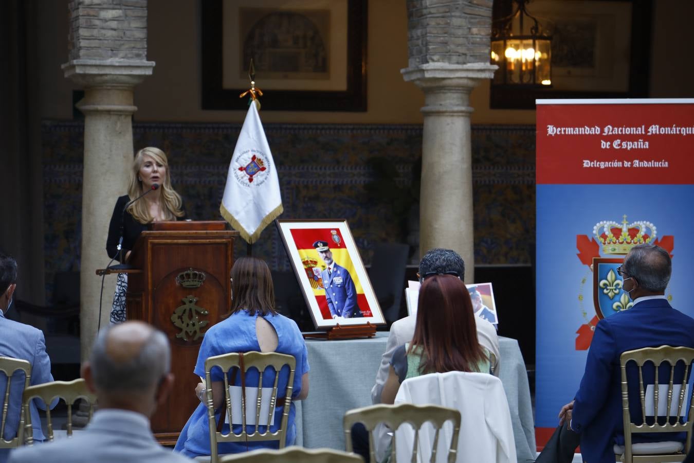 La exposición del Rey Felipe VI en el Círculo de la Amistad de Córdoba, en imágenes