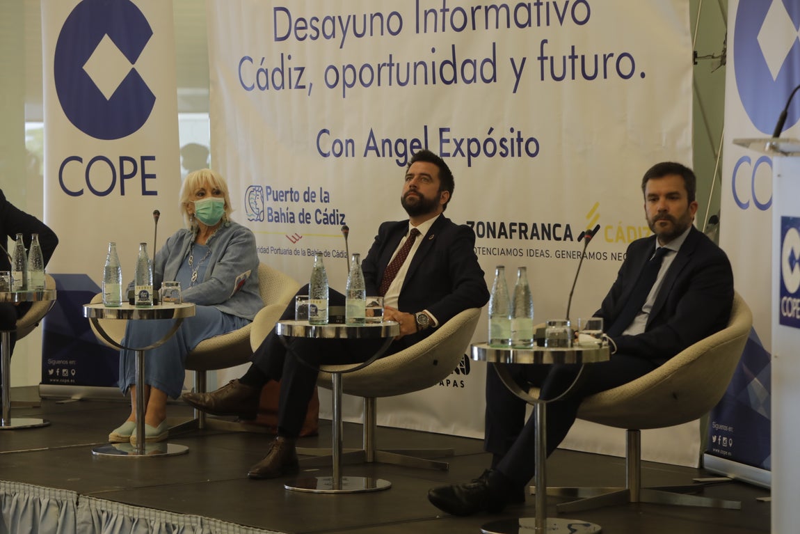 En imágenes: Desayuno informativo &#039;Cádiz, oportunidad y futuro