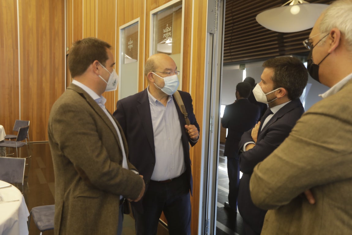 En imágenes: Desayuno informativo &#039;Cádiz, oportunidad y futuro