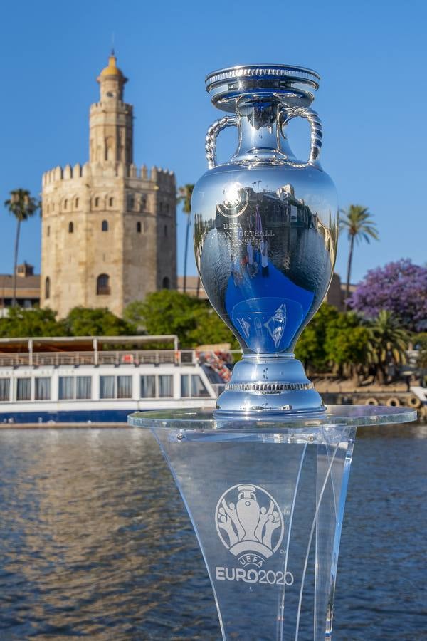 La Eurocopa se pasea por Sevilla