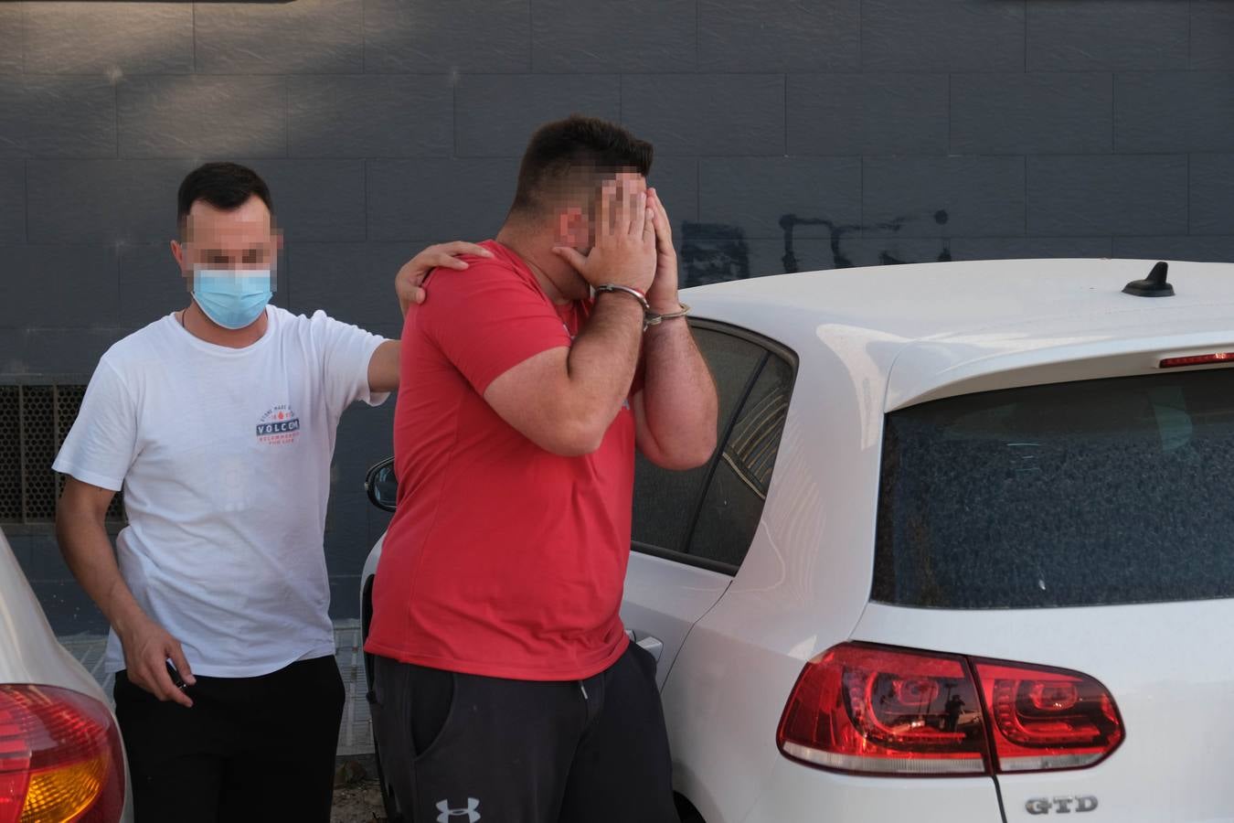 Fotos: Operación policial en Puntales y el Cerro del Moro contra el tráfico de hachís en Cádiz