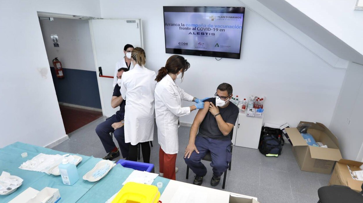Las empresas de Andalucía empiezan a vacunar contra el coronavirus
