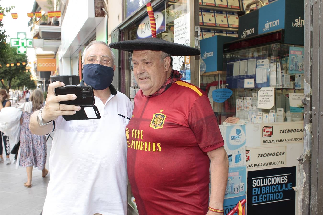 Manolo el del Bombo: «El calor de la afición de Sevilla es especial»