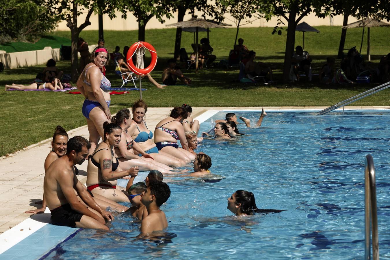 La piscina de la calle Marbella de Córdoba, en imágenes