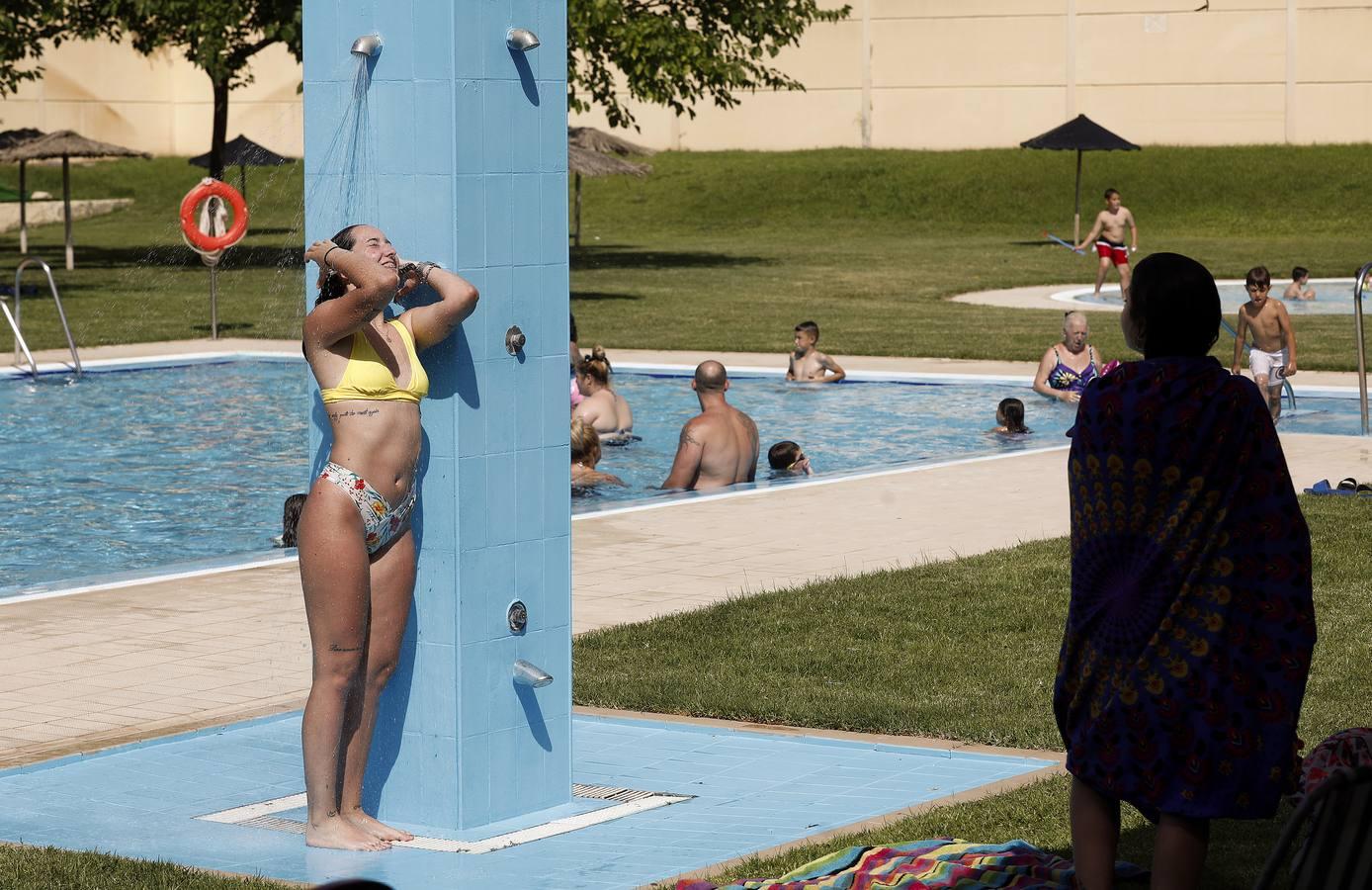 La piscina de la calle Marbella de Córdoba, en imágenes