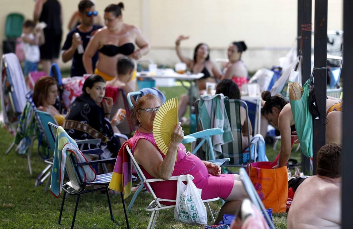 La piscina de la calle Marbella de Córdoba, en imágenes