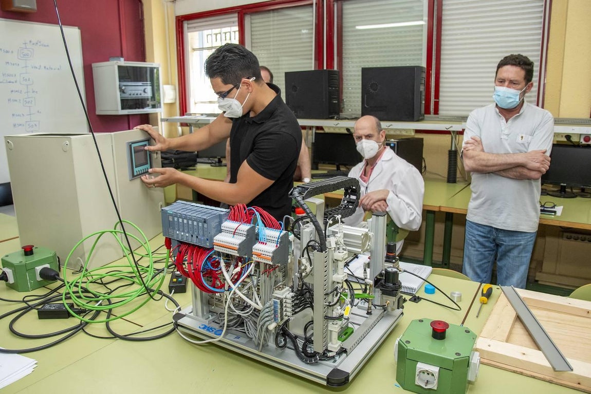 El centro de FP Antonio Brisquet de Camas: formación que compite de tú a tú con la universidad