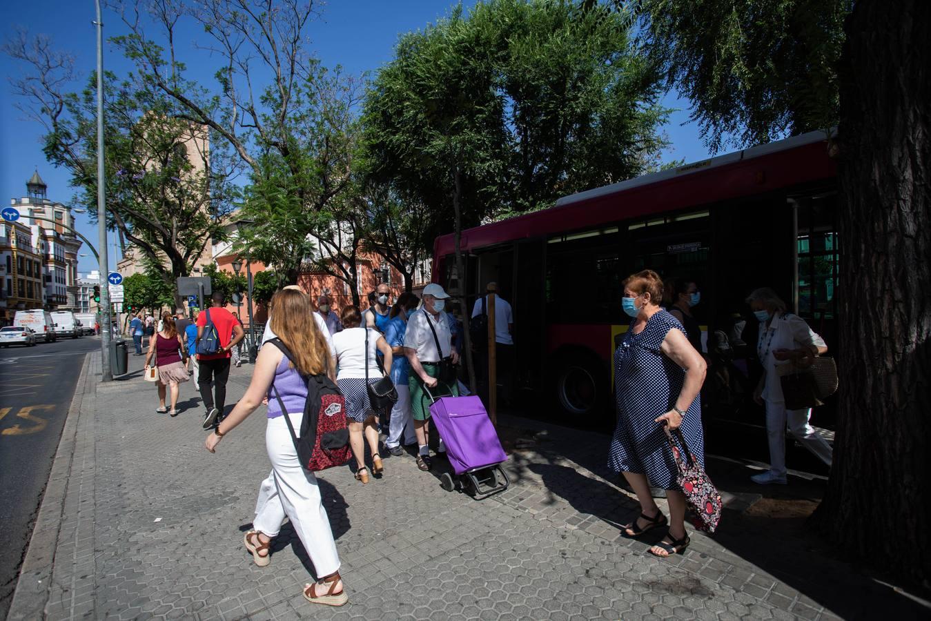 La huelga de Tussam en Sevilla apenas afecta a los usuarios: algunas colas y esperas un poco más largas