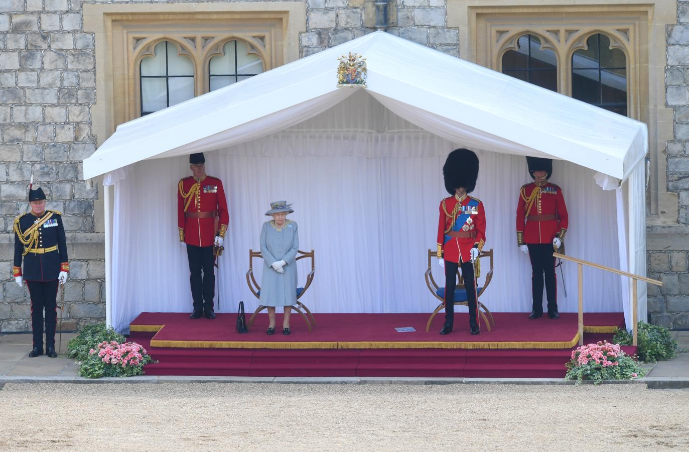 El cumpleaños oficial de la Reina Isabel, en imágenes