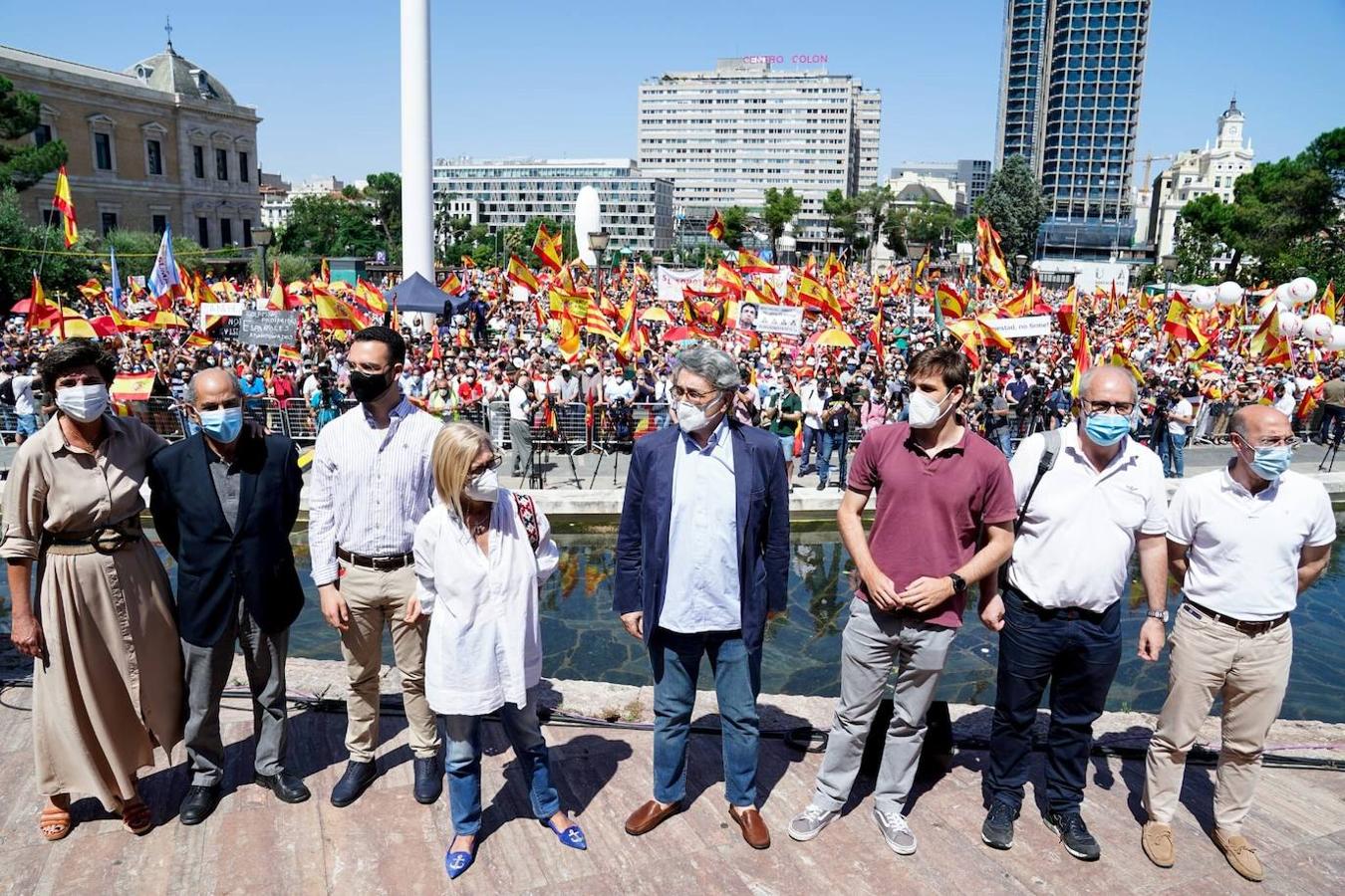 La Policía Municipal de Madrid ha calculado que son 126.000 las personas que han asistido a la concentración contra los indultos a los separatistas condenados por el referéndum ilegal celebrada que se celebra este mediodía en la plaza de Colón y aledañas, según datos facilitados por el Ayuntamiento de Madrid.. 