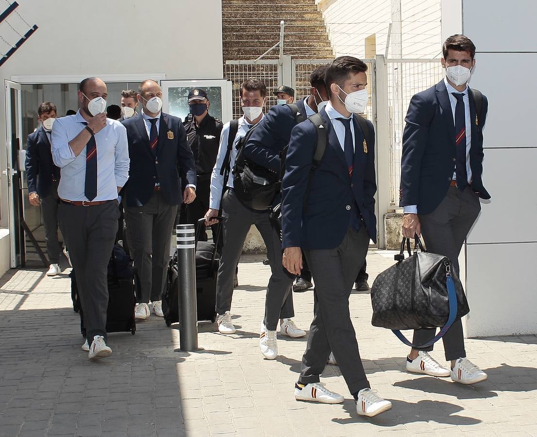 La selección española a su llegada en el aeropuerto de San Pablo