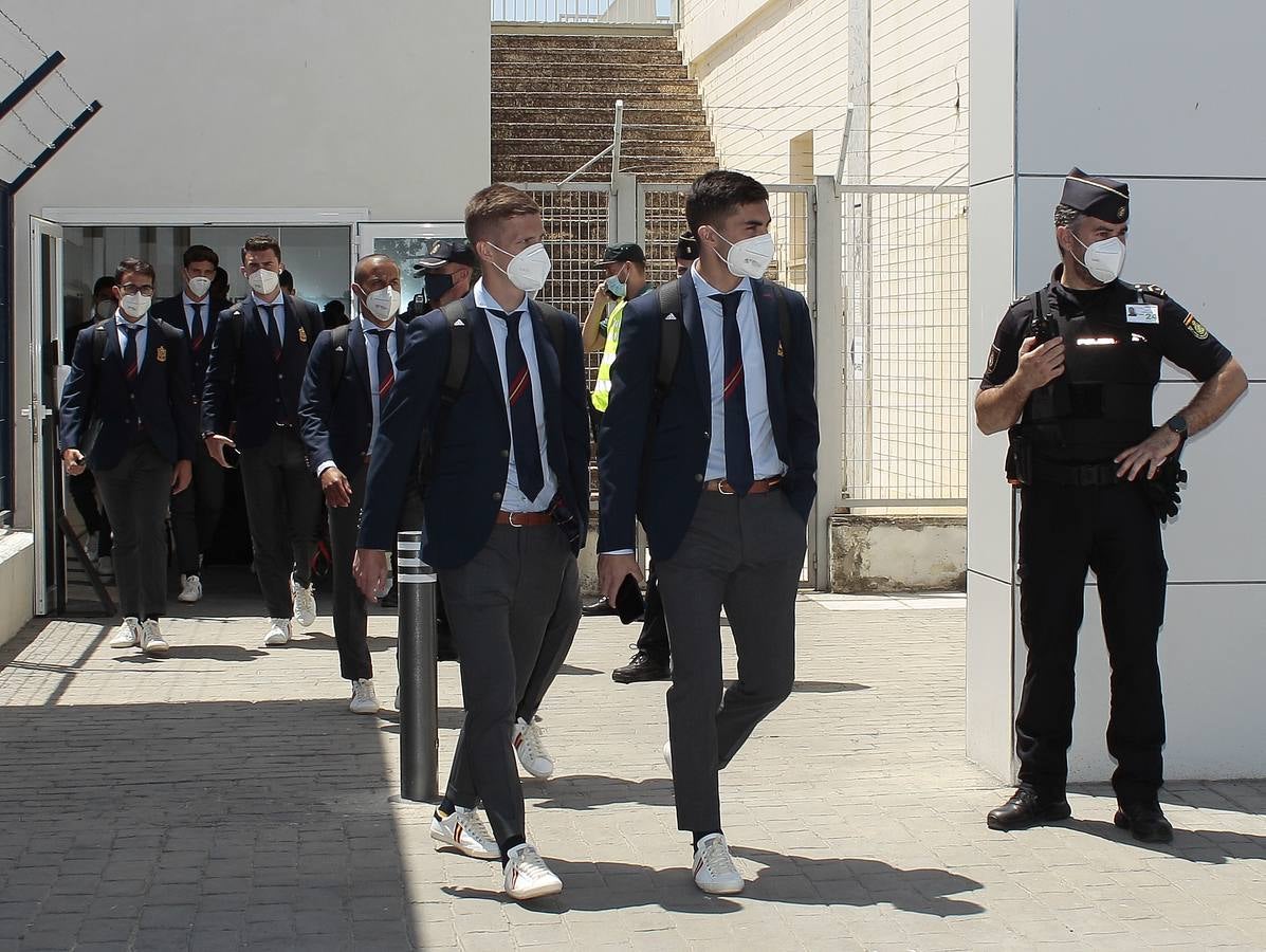 La selección española a su llegada en el aeropuerto de San Pablo