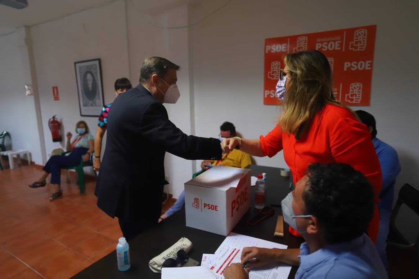 La votación de las primarias del PSOE de Andalucía en Córdoba, en imágenes