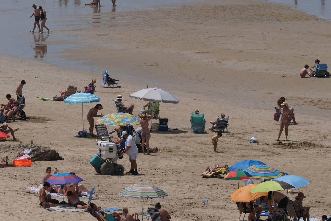 Fotos: Las playas de Cádiz capital siguen sin vigilancia policial