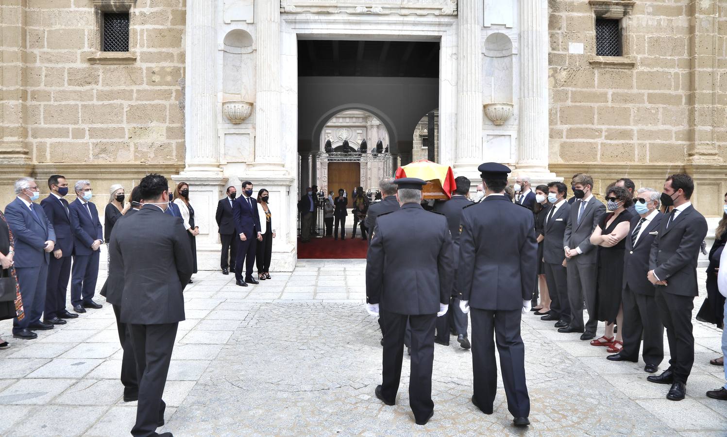 Capilla ardiente de Manuel Clavero en el Parlamento de Andalucía