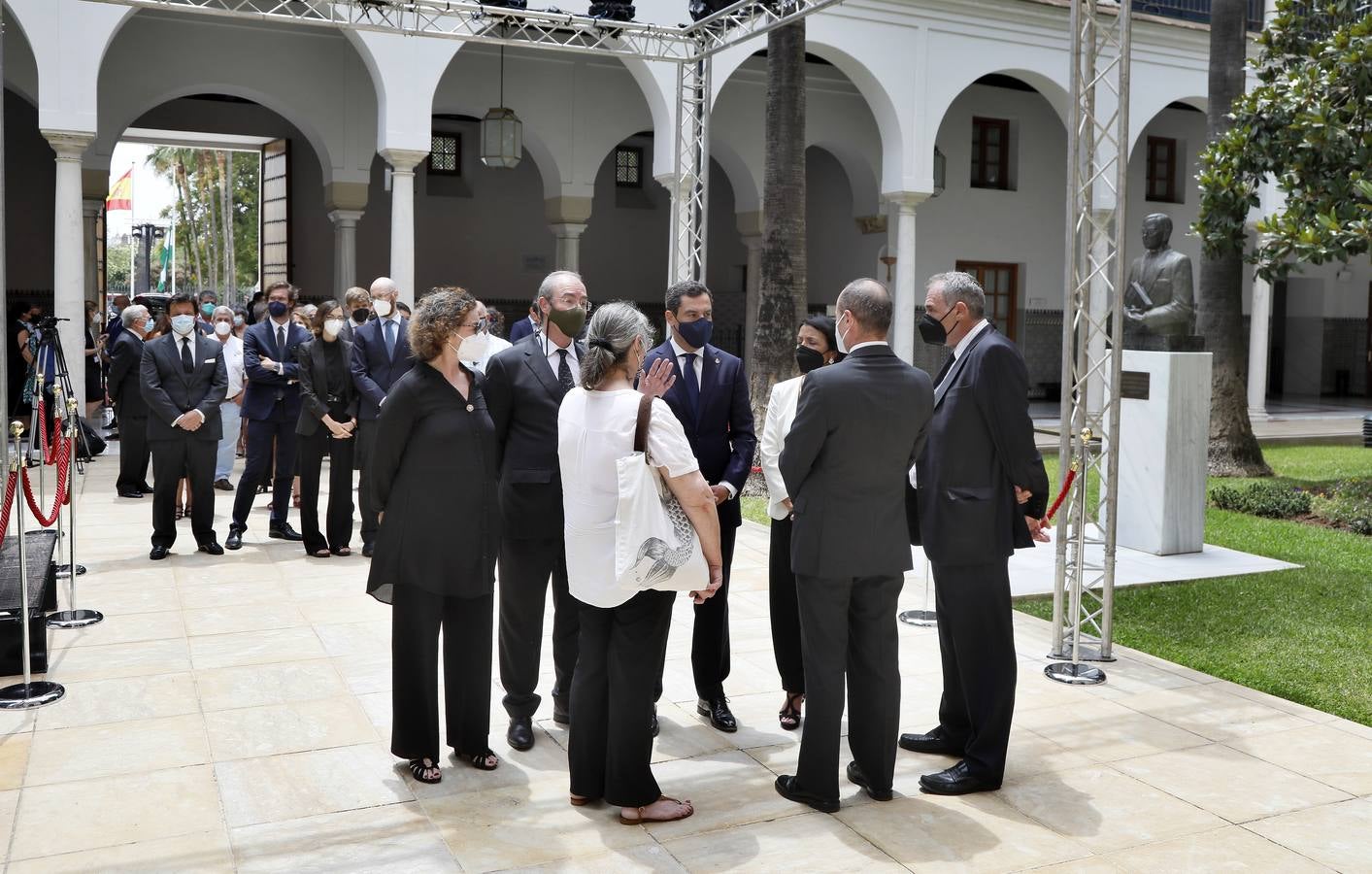 Capilla ardiente de Manuel Clavero en el Parlamento de Andalucía