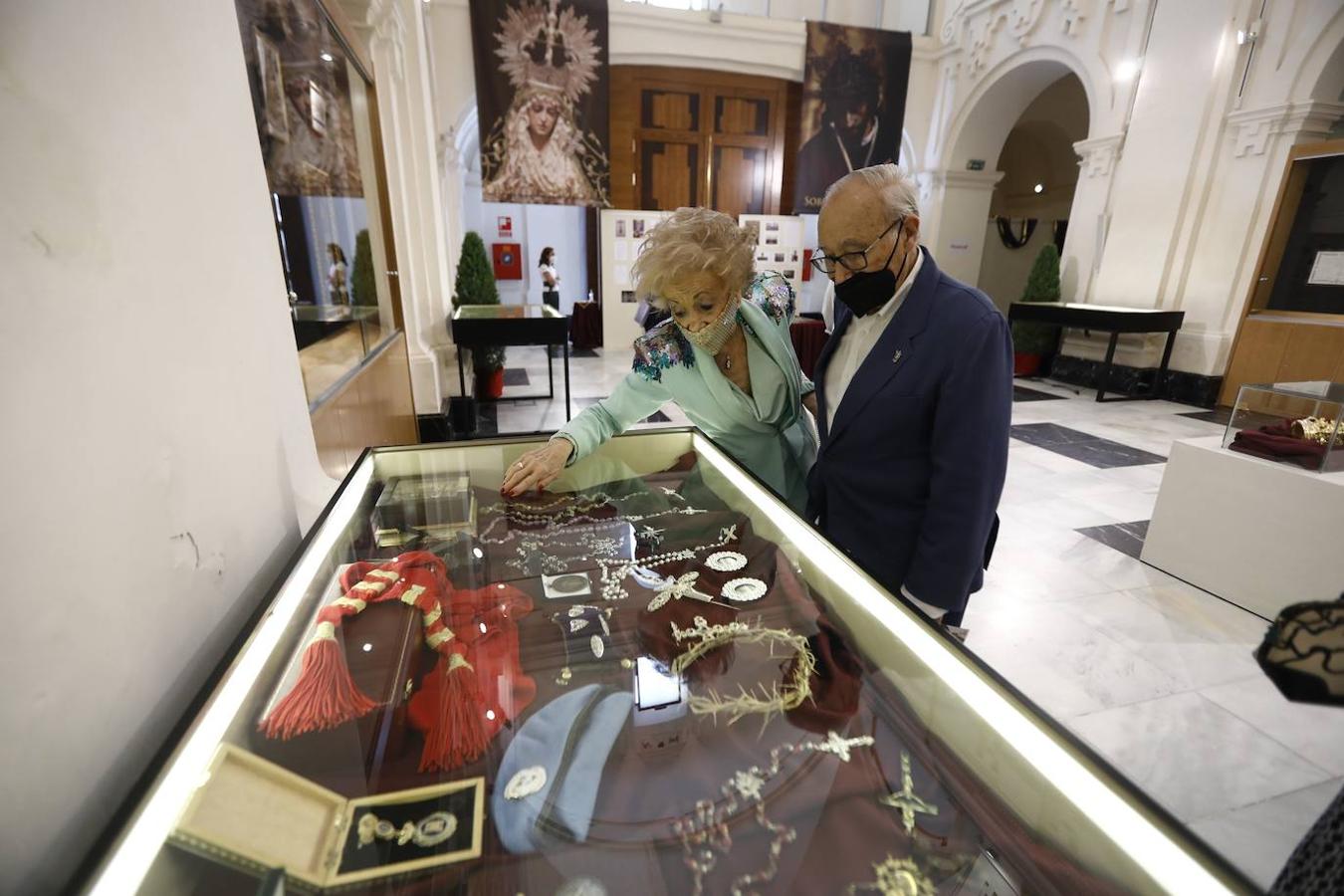 La exposición del aniversario de la Quinta Angustia de Córdoba, en imágenes