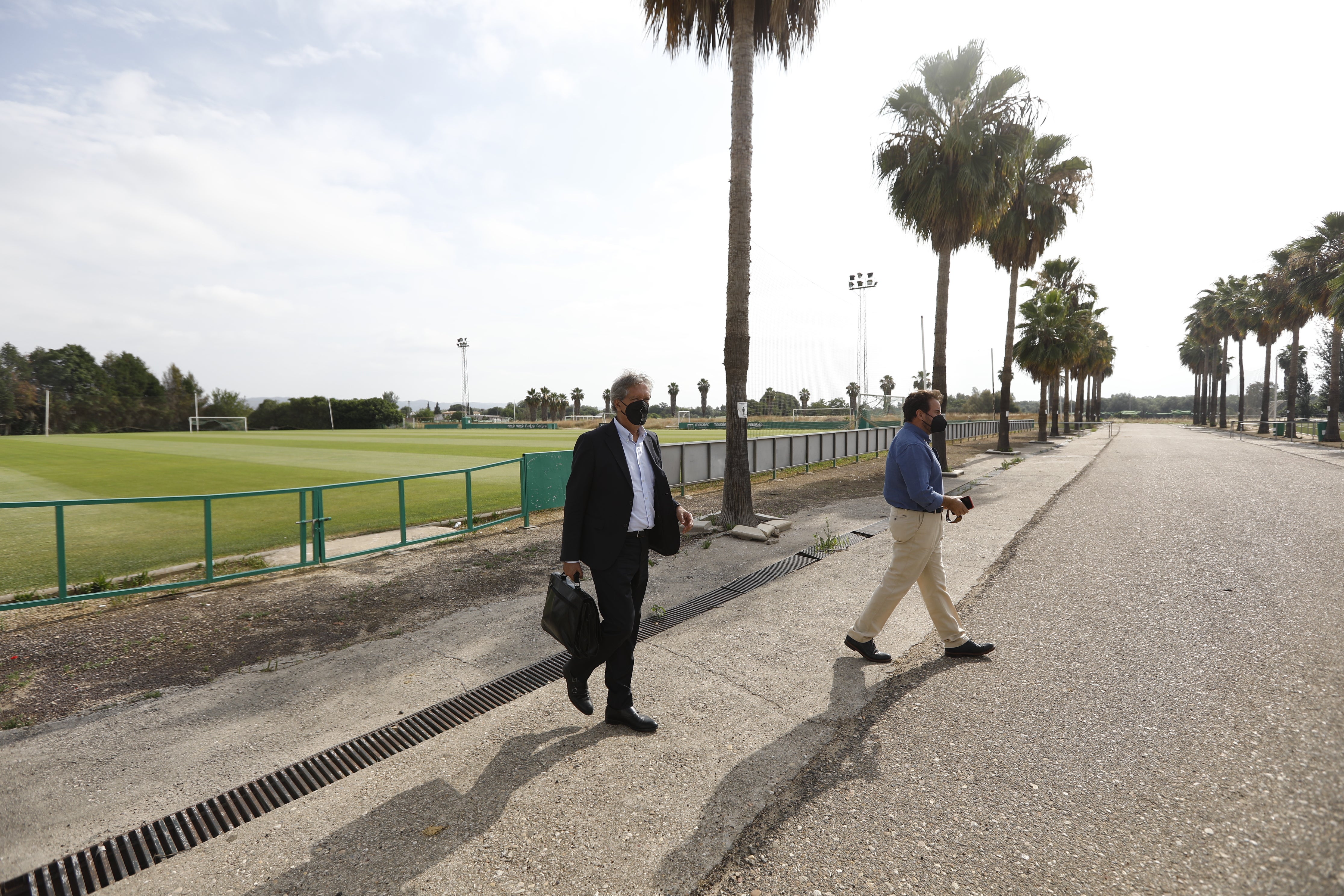 La toma de control de la Ciudad Deportiva por Tremón, en imágenes