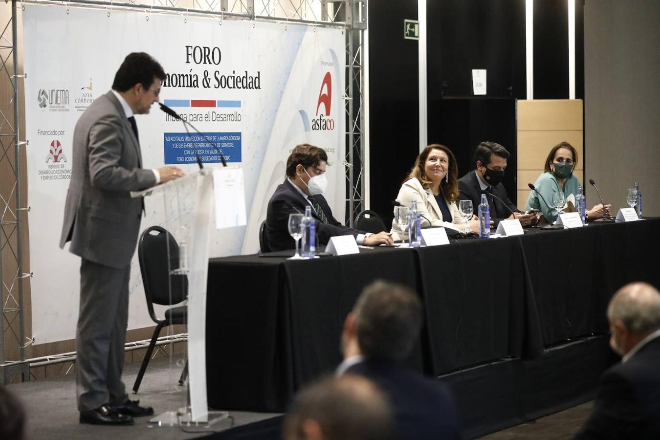 La charla de la consejera de Agricultura en el foro Asfaco de Córdoba, en imágenes