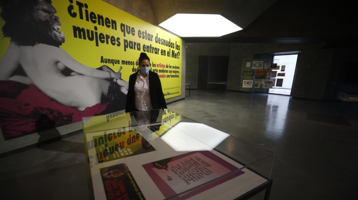 La exposición de Guerrilla Girls y Tete Álvarez en el C3A de Córdoba, en imágenes