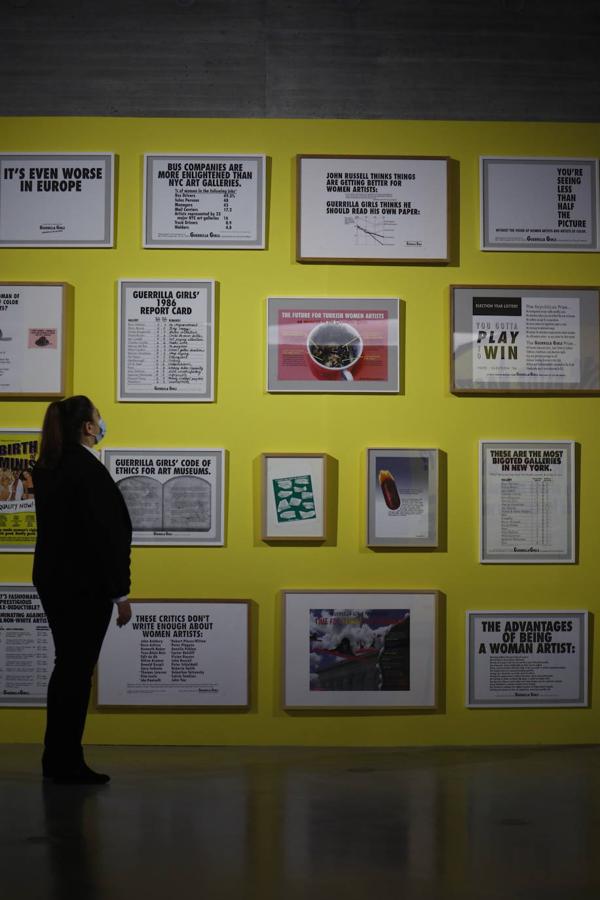 La exposición de Guerrilla Girls y Tete Álvarez en el C3A de Córdoba, en imágenes