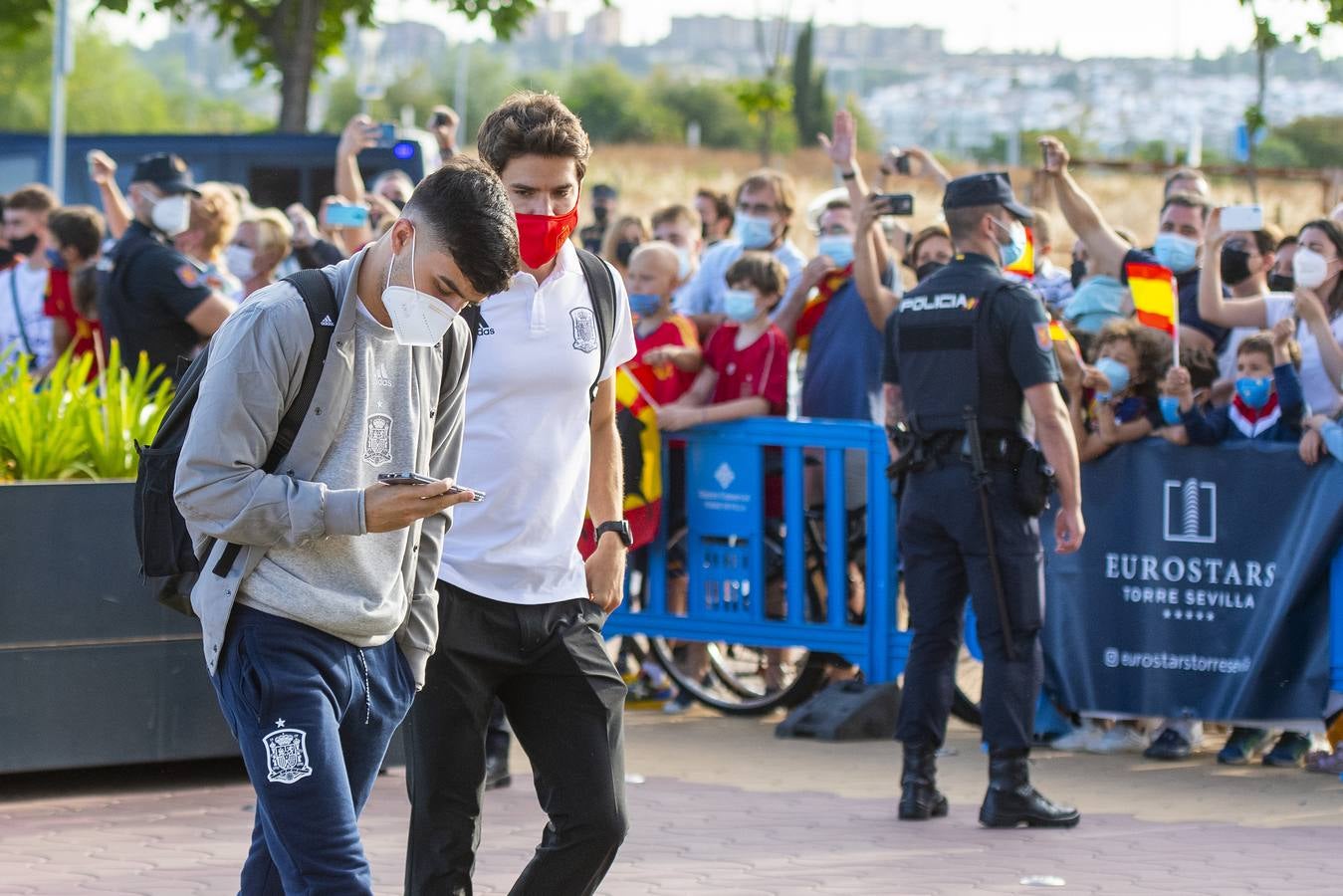 Llegada de la selección española al hotel de concentración en Sevilla