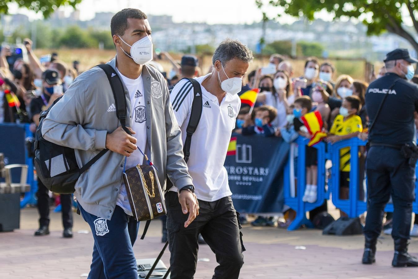 Llegada de la selección española al hotel de concentración en Sevilla