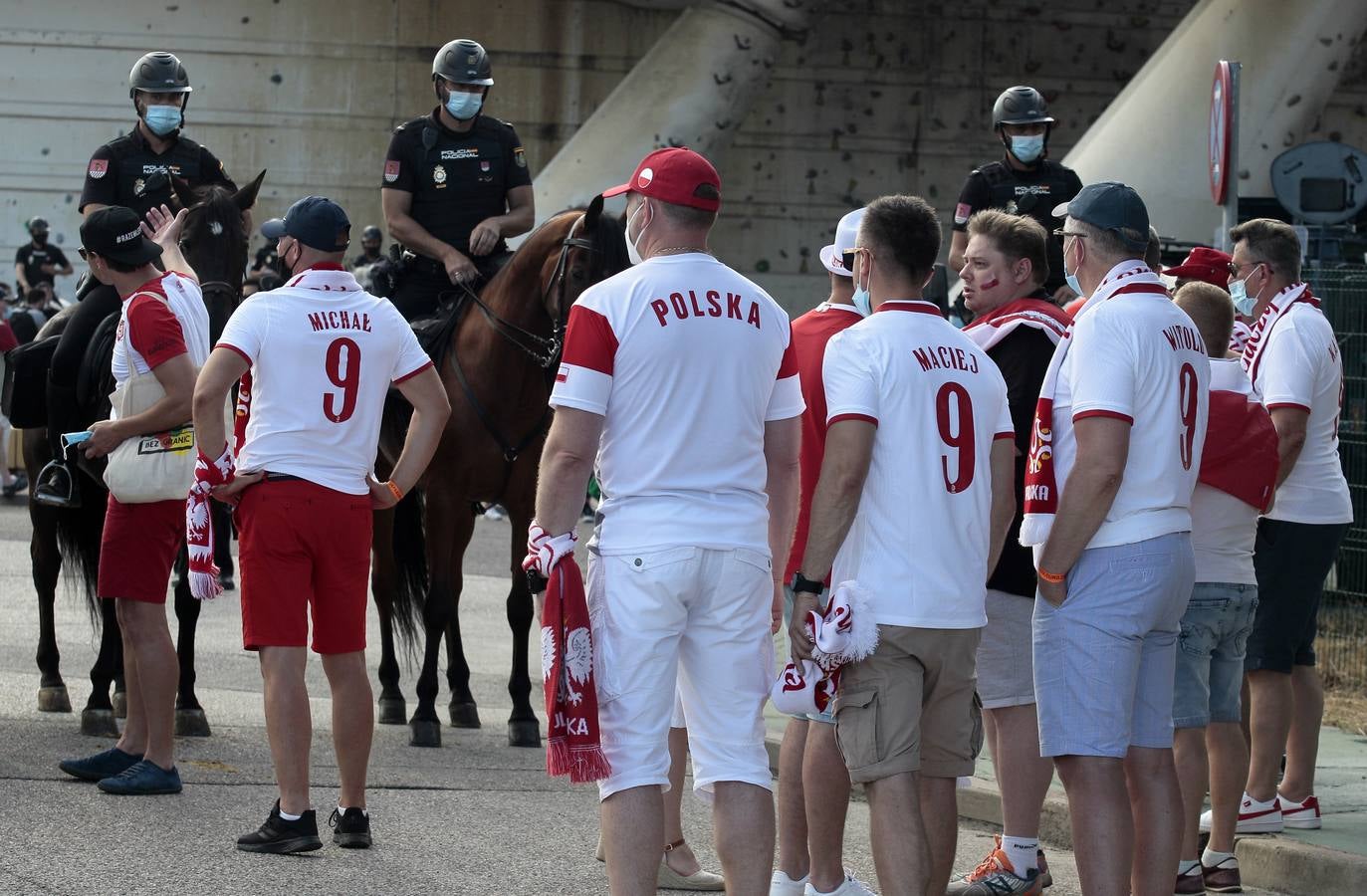 La Eurocopa se vive en las calles de Sevilla