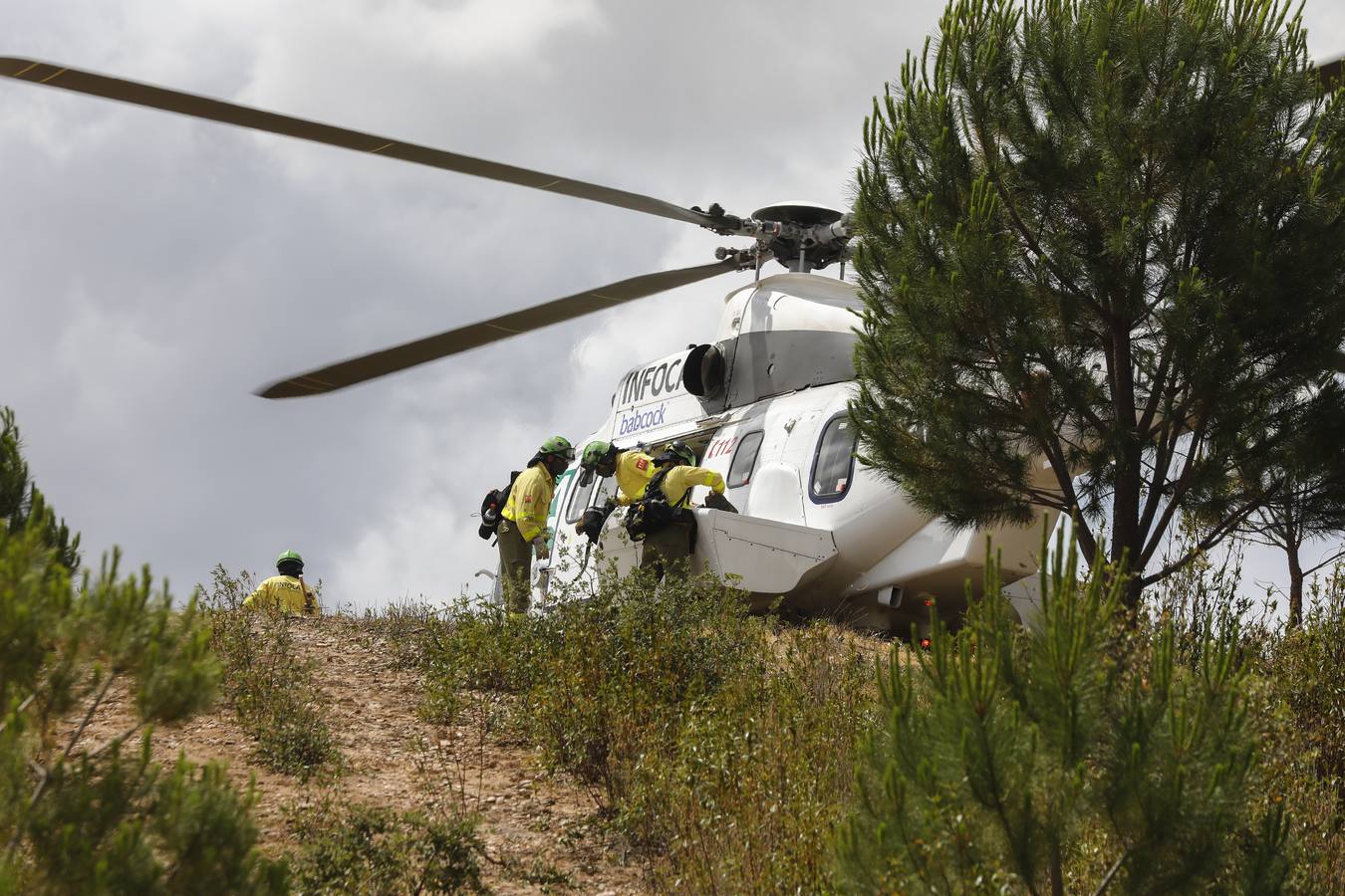 Los helicópteros Súper Puma, preparados contra el fuego