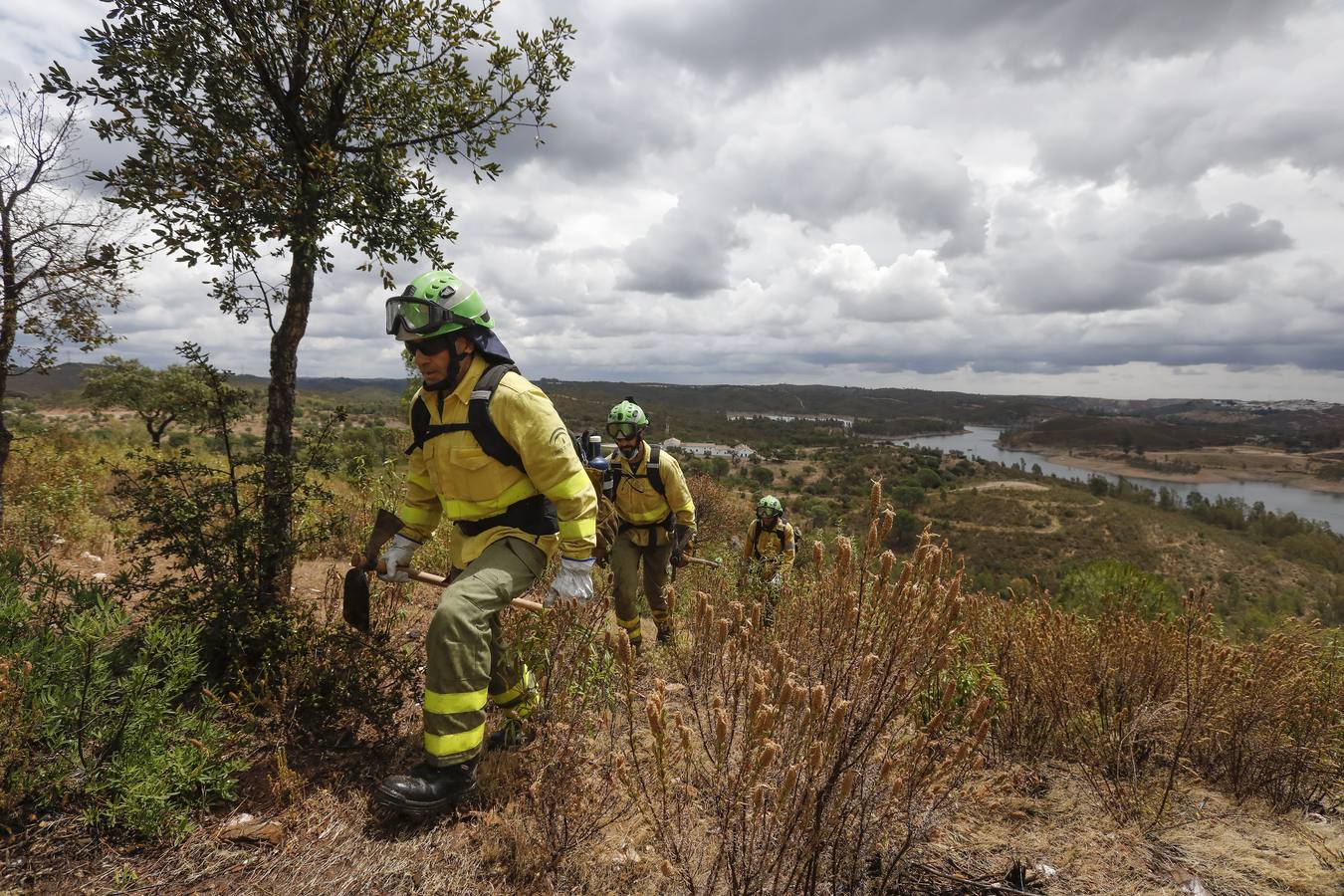 Los helicópteros Súper Puma, preparados contra el fuego