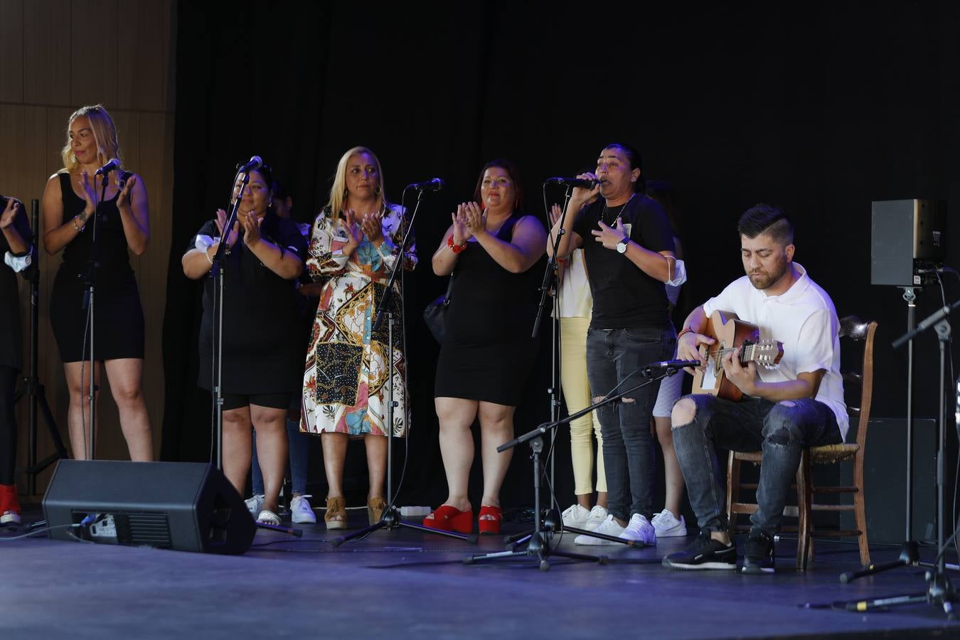 Emilio Fernández de los Santos, 'Caracafé', recibe es homenajeado en la Factoría Cultural del Polígono Sur.