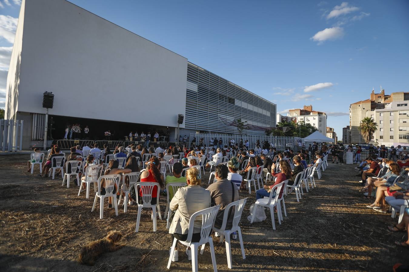 Emilio Fernández de los Santos, 'Caracafé', recibe es homenajeado en la Factoría Cultural del Polígono Sur.